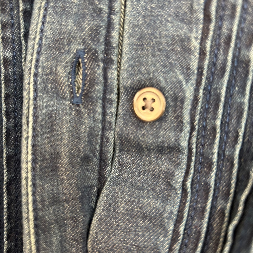Banana Republic Women's Denim Tuxedo shirt, size L, NWT - Picture 4 of 5